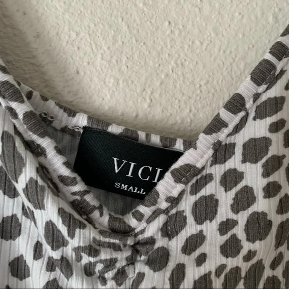 Vici grey white cheetah scrunch front crop tank top S - Picture 2 of 5